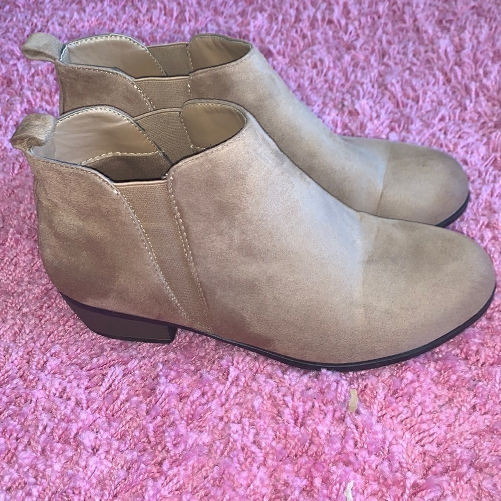 Women's Tan Ankle Boots
